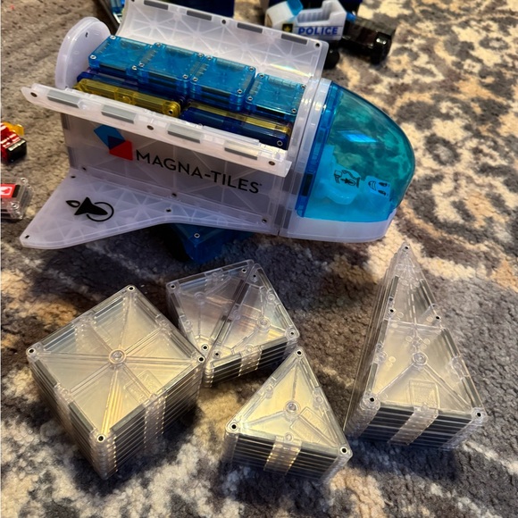 Magna-tile bundle #2 - Picture 4 of 11